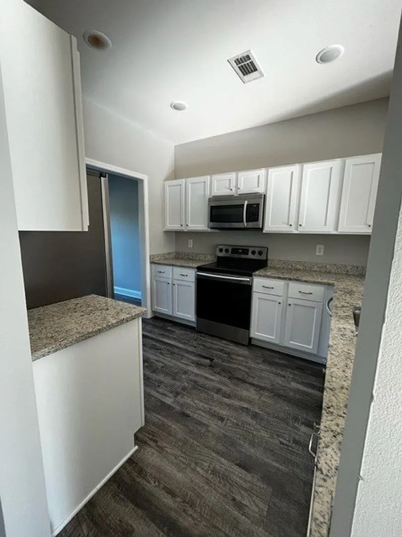 713 Mulberry — Photo 3