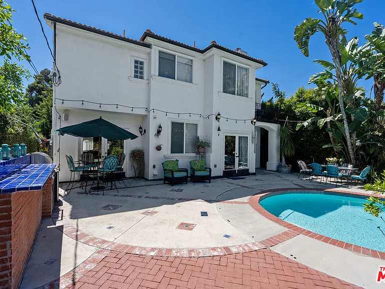 4544 Tobias Ave — Photo 7