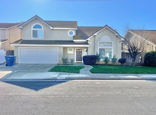 238 W Fallbrook Ave, Clovis, CA 93611