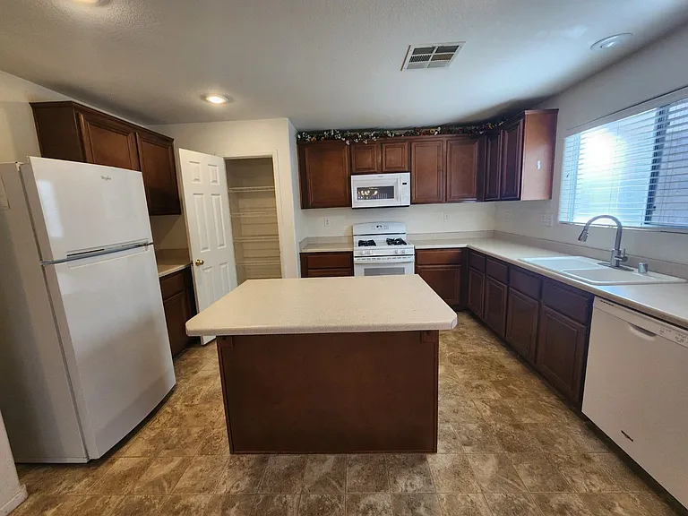 7271 Proud Patriot St — Photo 12