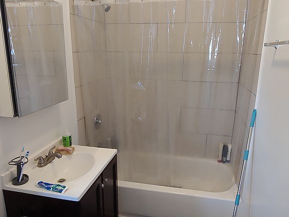 5th image of 5341 N Damen Ave #2
