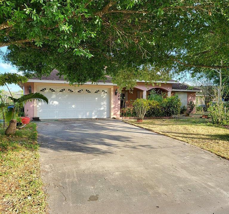1st image of 324 W Sugarland Circle
