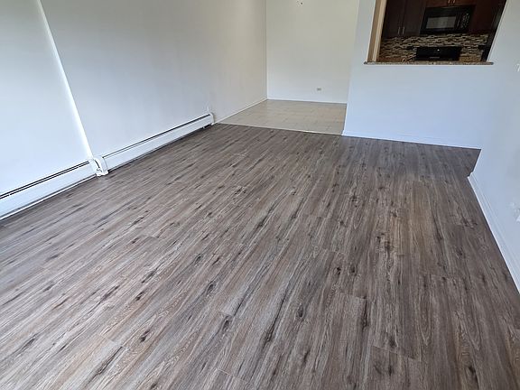 2nd image of 300 W Fullerton Ave APT 325