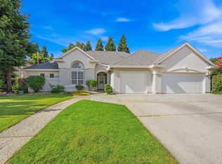 1652 Spanish Bay Dr, Redding, CA 96003