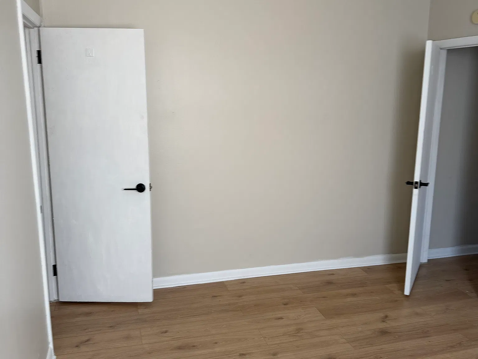 1 bed, 400 sqft, $1,350 — Photo 2