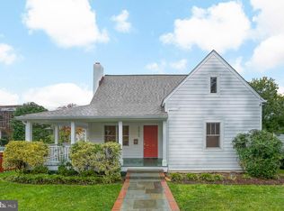 2415 18th St N, Arlington, VA 22201