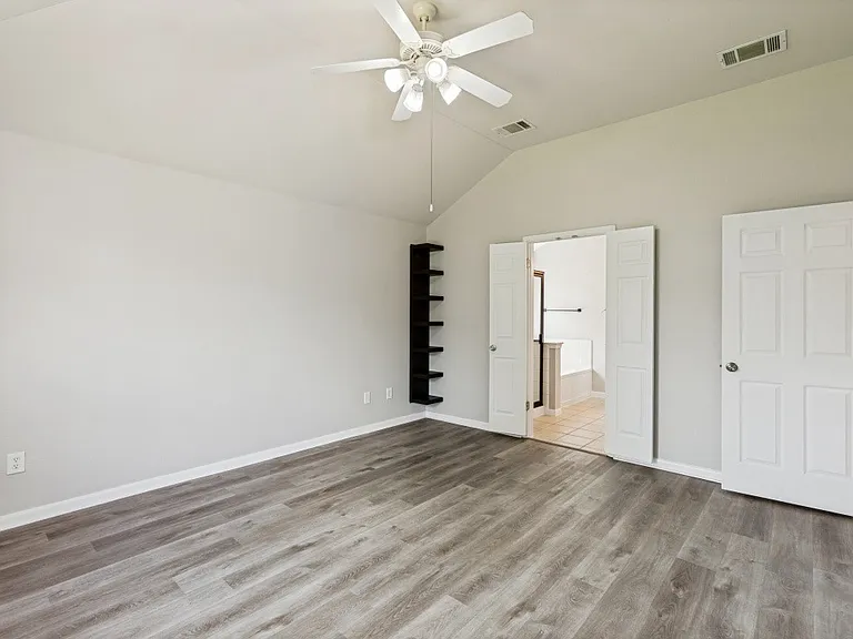 111 Copperwood Loop — Photo 9