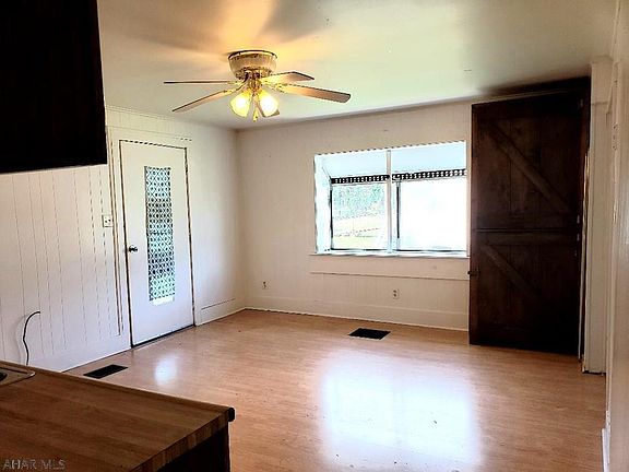 4th image of 177 E Fulton St