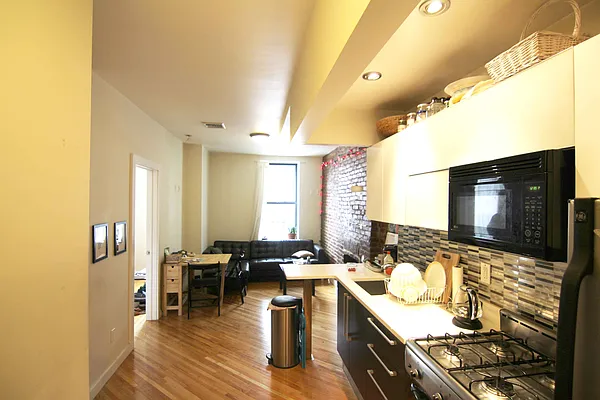 Rented by U2Apartment LLC | media 8