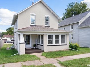 2326 5th St, Moline, IL 61265