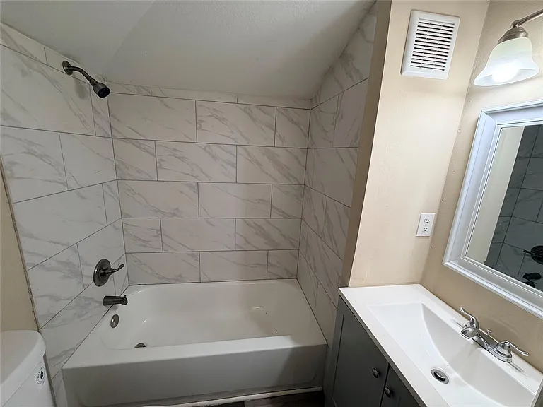 516 Hurst St — Photo 19