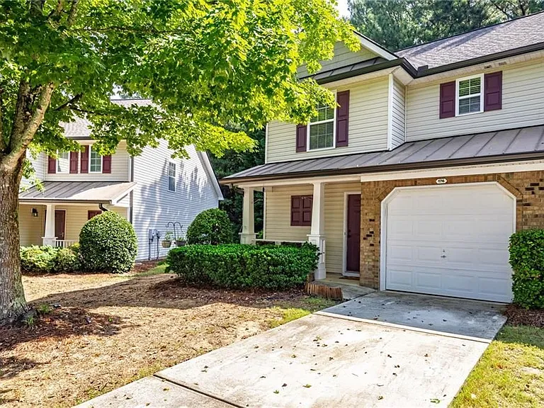 176 Darbys Crossing Ct — Photo 1