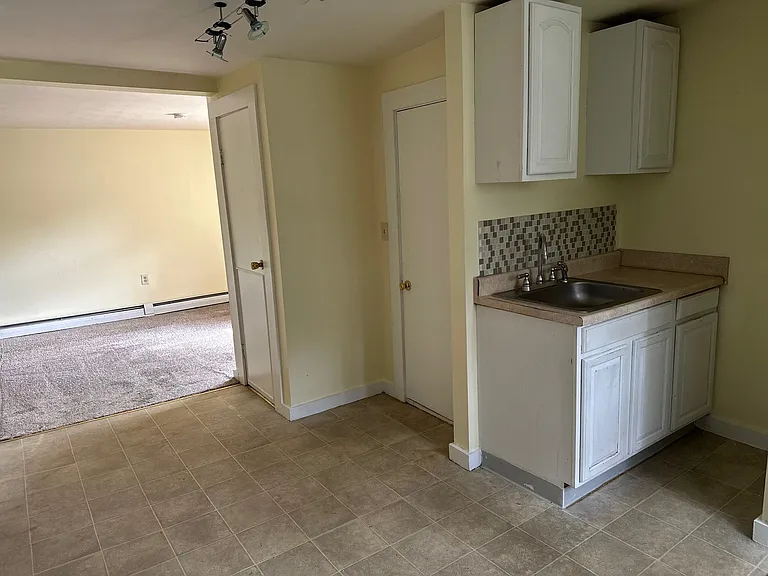 11 Chesterfield Rd #B — Photo 2