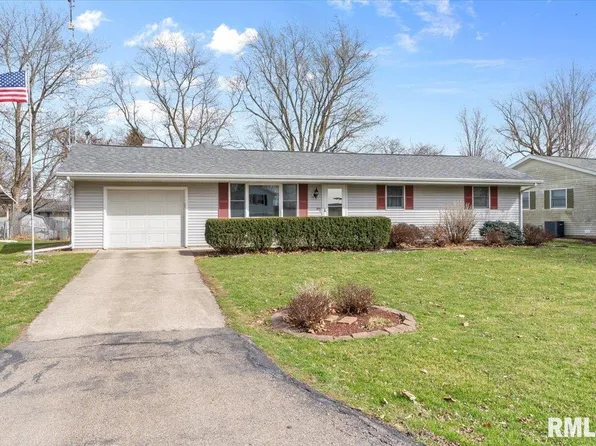 521 N Alkire St, Greenview, IL 62642