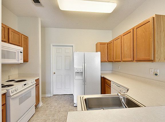4th image of 521 Spartan Dr APT 10204