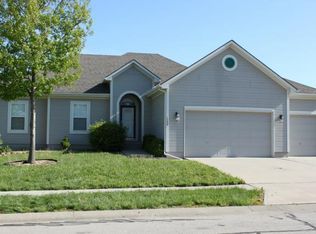 1304 N 2nd St, Louisburg, KS 66053