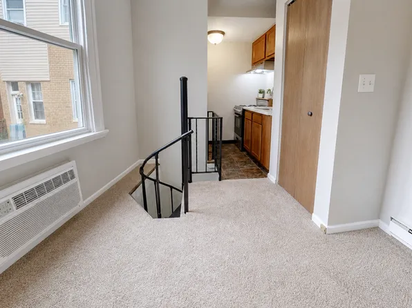 6333 Walnut St, Pittsburgh, PA 15206