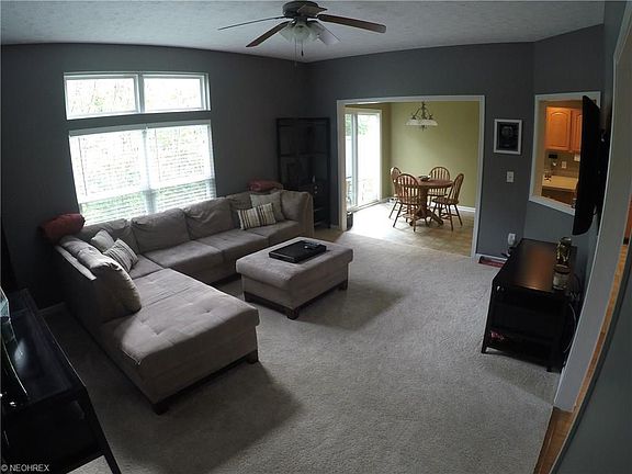 3rd image of 102 Stoney Brook Dr