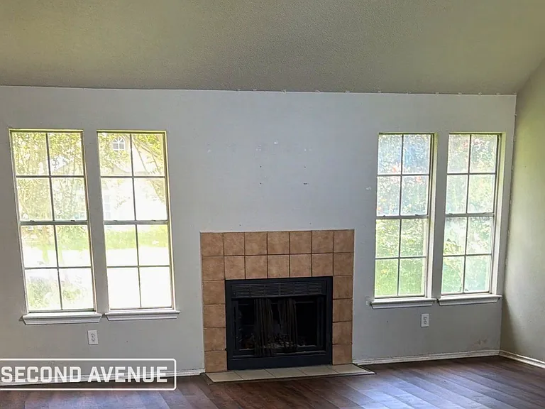 8502 Elm Lake Dr — Photo 2