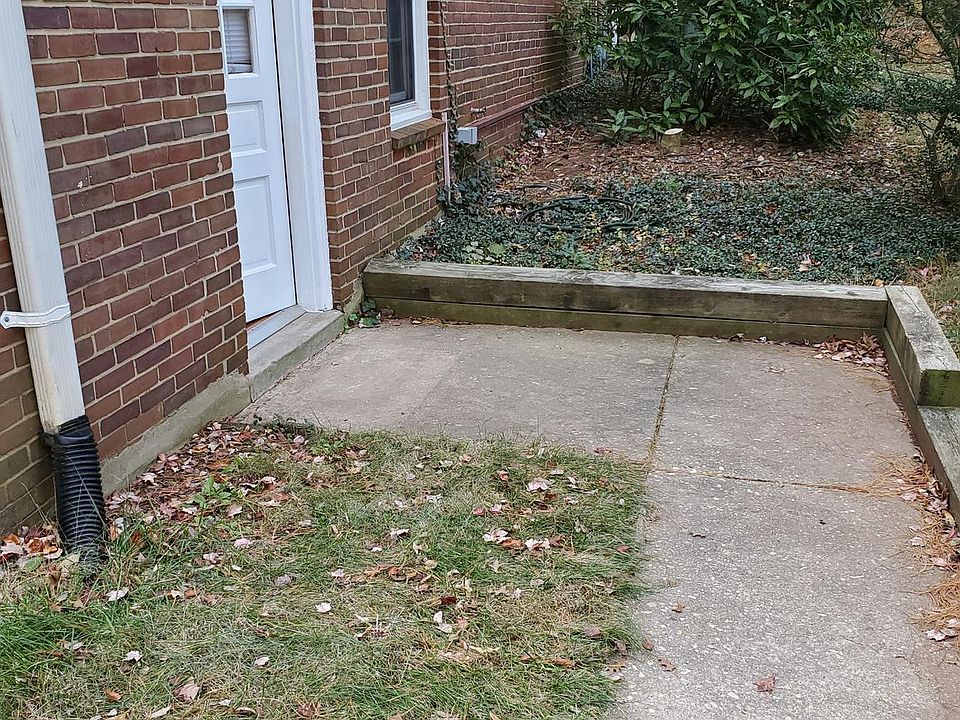 1st image of 647 Azalea Dr APT A