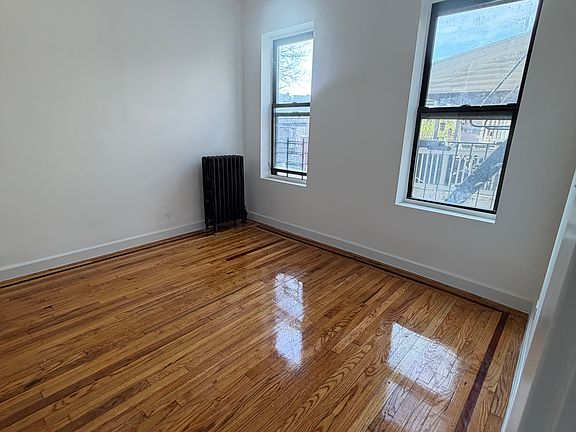 3rd image of 1721 Hobart Ave APT 1