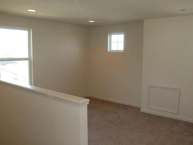 1390 Sarah Way — Photo 13