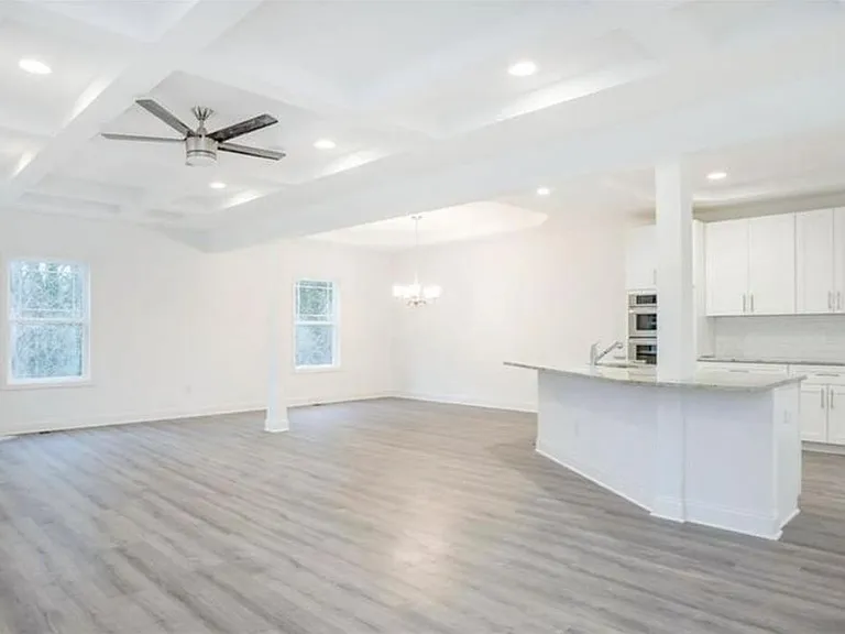 722 Rose Palm Ln — Photo 16