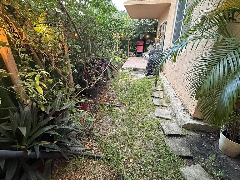 4210 NW 79th Ave #1E — Photo 7