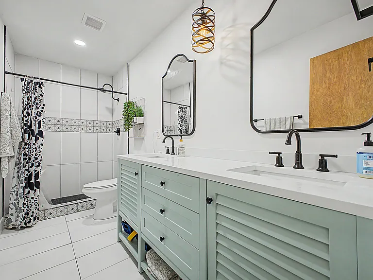1010 W 13th St — Photo 10