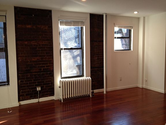 3rd image of 100 Greenwich Ave