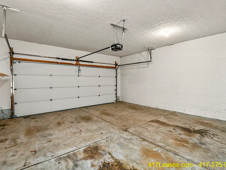 1261 E Lakewood St — Photo 39