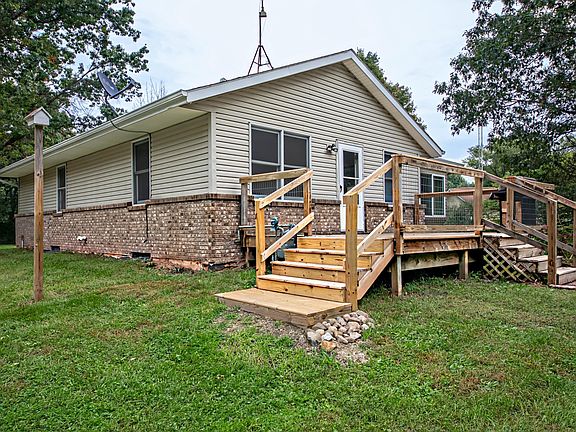 5th image of 2947 S Algonquin Dr
