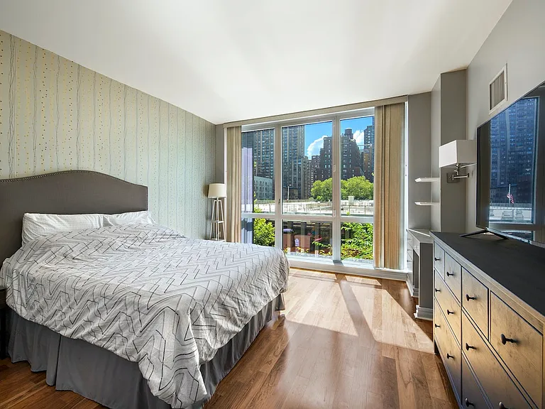 200 W End Ave #6M — Photo 5