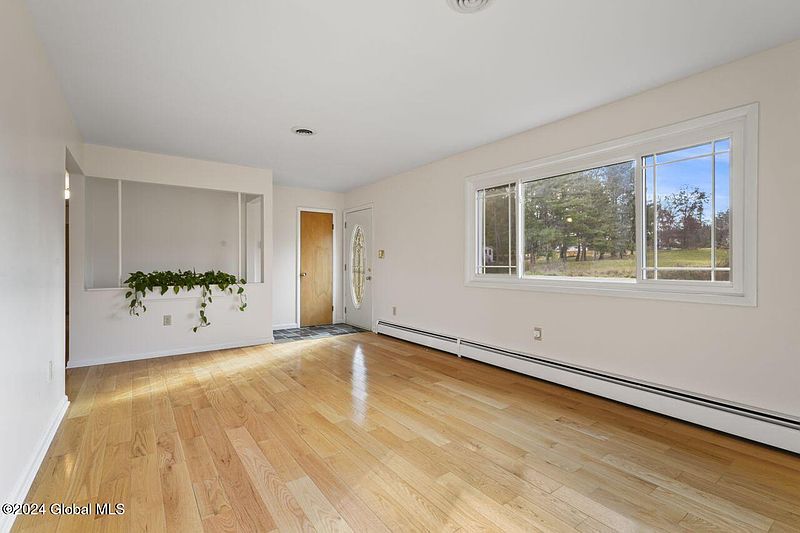 4th image of 7 Washington Drive