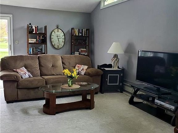 5th image of 49 Dorland Ave