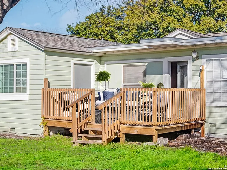2227 W Huisache Ave — Photo 15