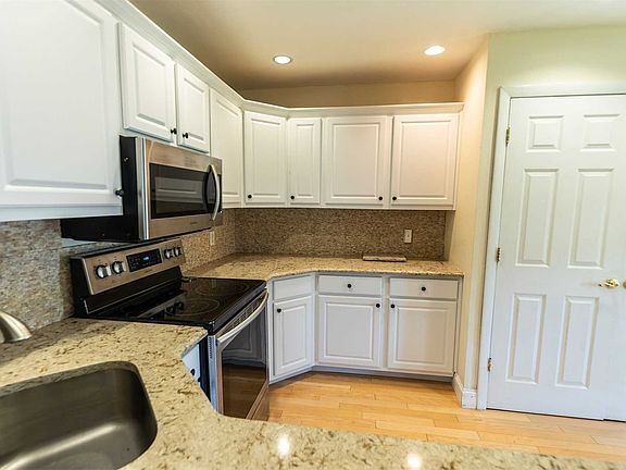 3rd image of 100 Daly Blvd APT 1615