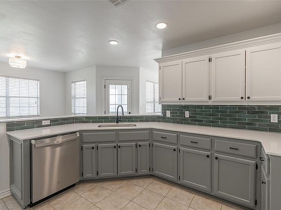 3rd image of 1492 County Street 2980