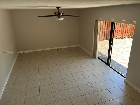 4th image of 2954 SW 22nd Cir #2C