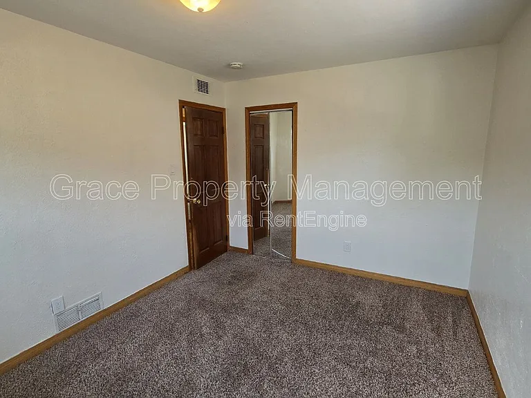 9301 Ellen Ct — Photo 10