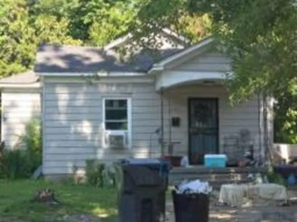 135 S 6th St, West Helena, AR 72390