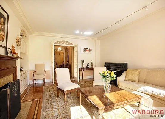 Sold by Warburg | media 16