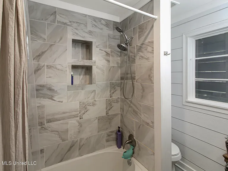1849 Parkridge Dr — Photo 25