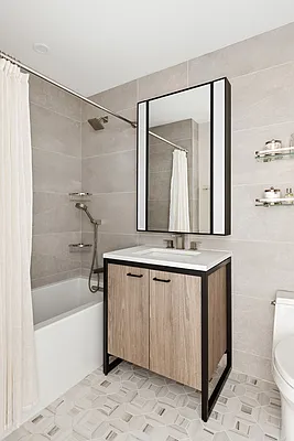 Bathroom, photo 1