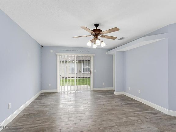 3rd image of 140 Southern Bridge Blvd Unit 1