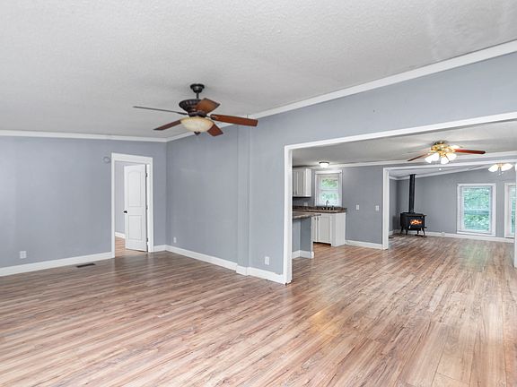 2nd image of 2251 Howardsville Tpke
