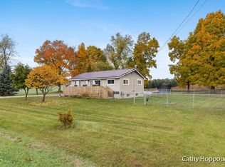 1061 Woods Rd, Fenwick, MI 48834