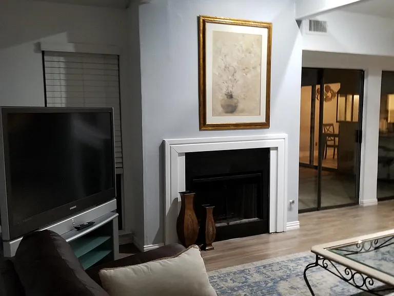 2840 Lee St — Photo 1
