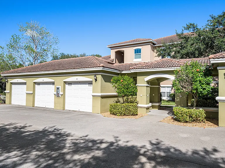OPTIONAL 1 Car garage available