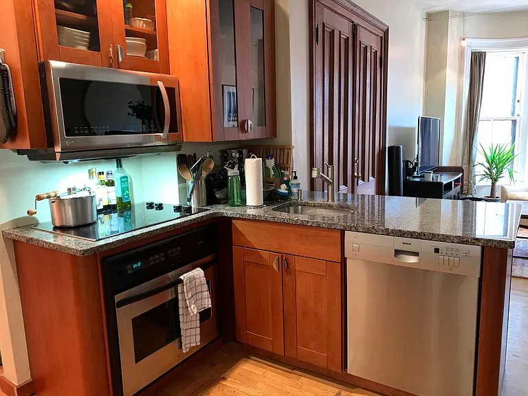 15 Cazenove St #2 — Photo 3